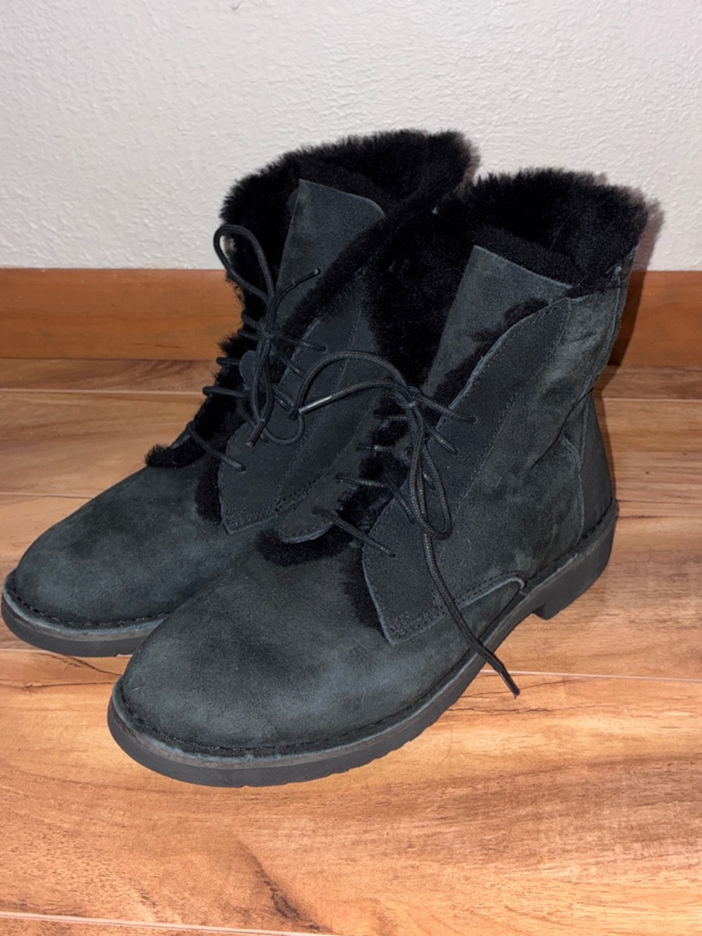 Ugg Women's Quincy Boots, Black - size 8